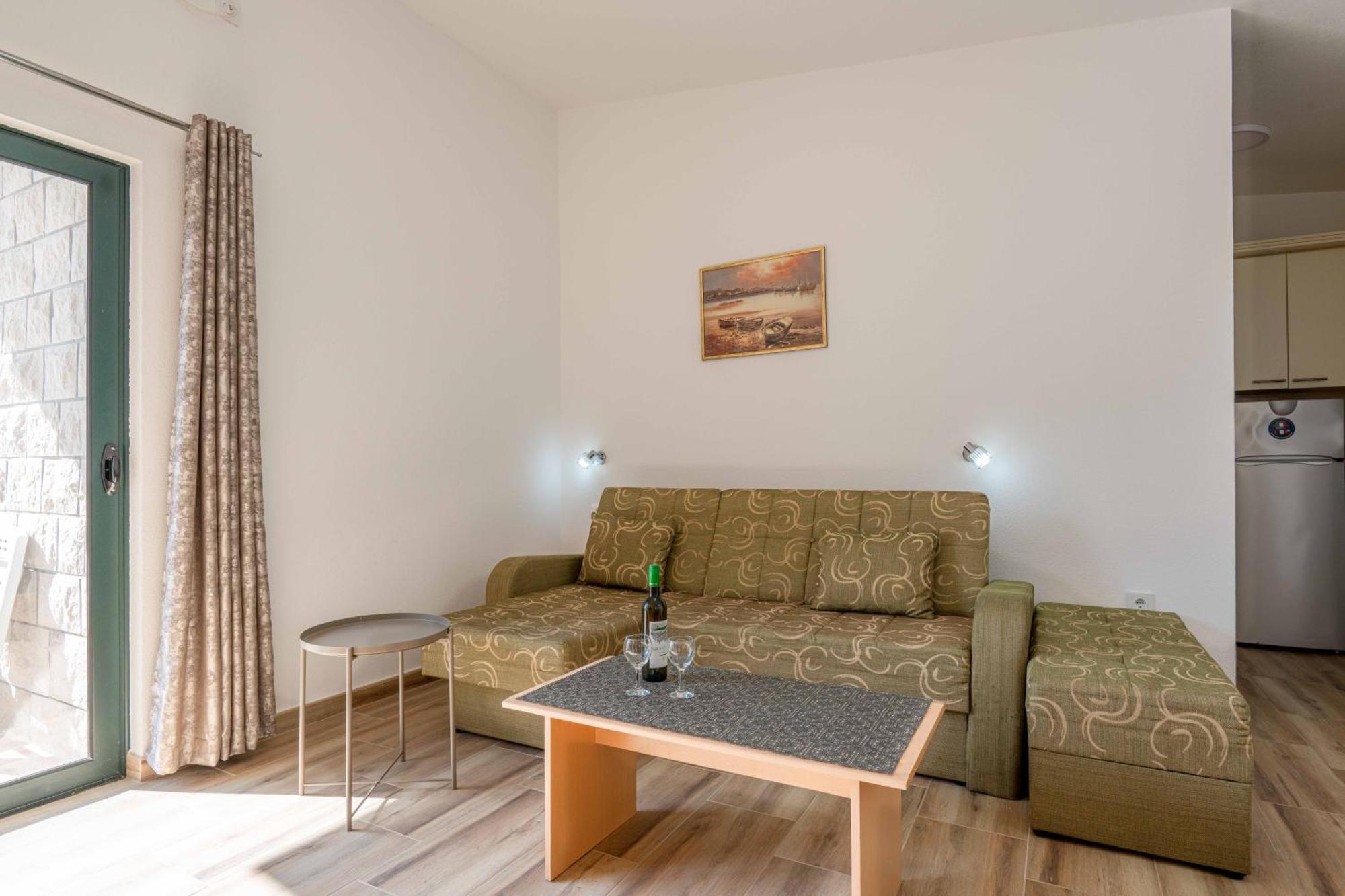 Apartmani Sonja I Branko Сутоморе Екстериор снимка